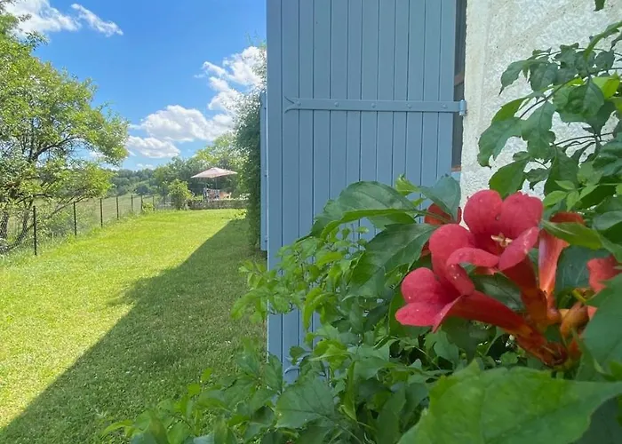 Caramel - Piscine - Vue Semesterbostad